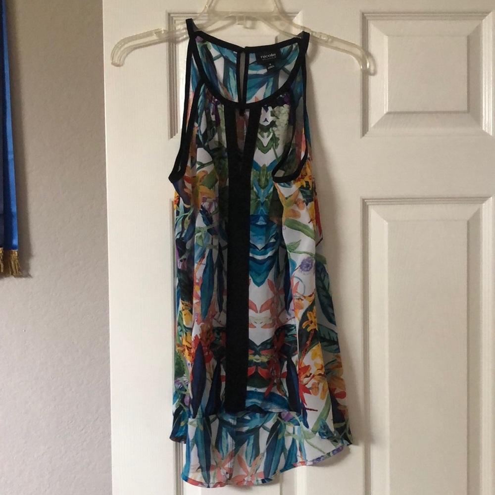 Nicole - tank top never worn